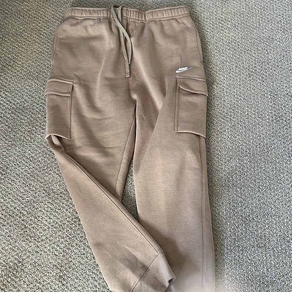 Nike joggers - Picture 2 of 4